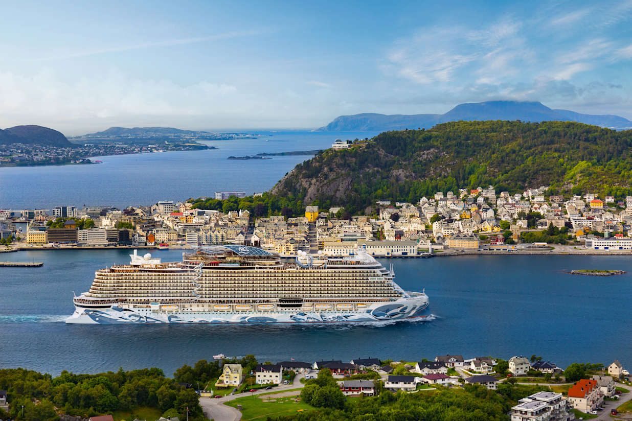 Norwegian Prima in Alesund